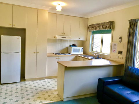 Golfview Motor Inn - Redcliffe Tourism 0