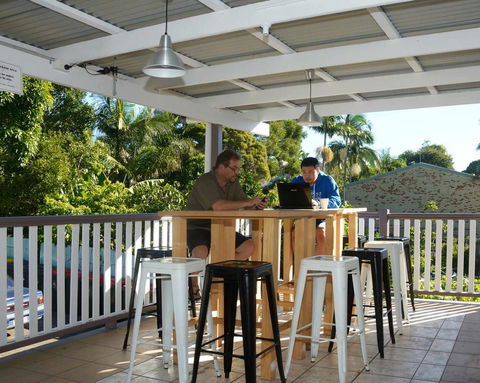 Gonow Family Backpackers Hostel - Redcliffe Tourism 3