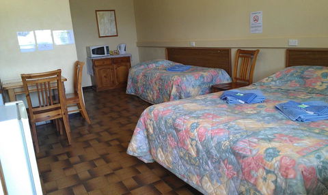 Goolgowi Highway Motel - Redcliffe Tourism 1