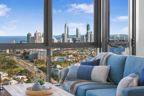 Grand Beach Views In 2-Bed Apartment With Balcony - Redcliffe Tourism 1