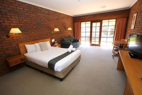 Grange Burn Motel - Redcliffe Tourism 2