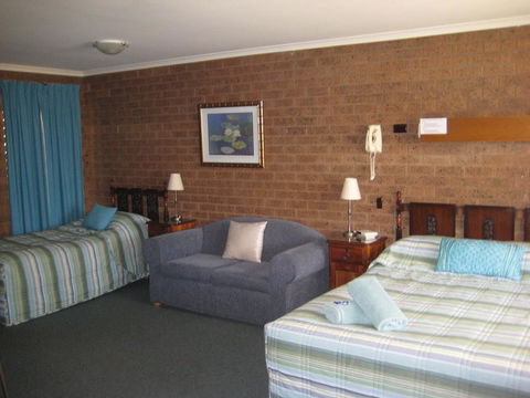 Greenacres Motel - Redcliffe Tourism 3