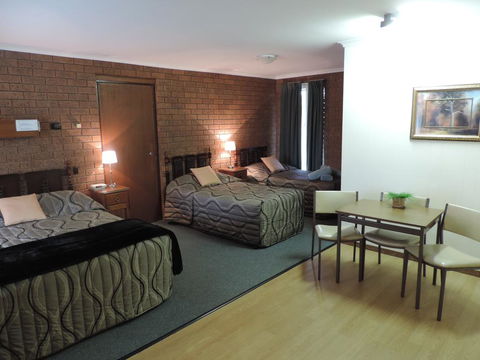 Greenacres Motel - Redcliffe Tourism 2