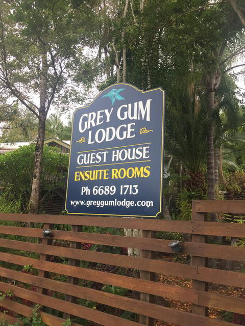 Grey Gum Lodge - Redcliffe Tourism 1