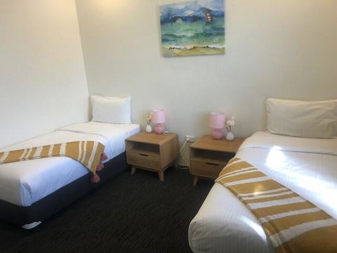 Gunyah Hotel - Redcliffe Tourism 1