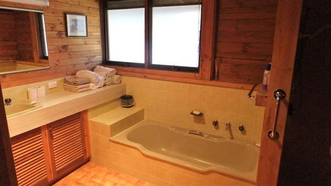 Gunyah Valley Retreat - Redcliffe Tourism 2