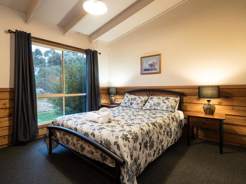 Halls Haven Resort - Redcliffe Tourism 3