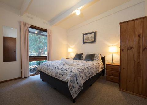 Halls Haven Resort - Redcliffe Tourism 2
