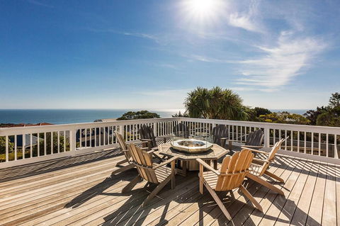Hampton's Retreat Family Friendly, Water Views, Close To Beach With Heated Pool - Redcliffe Tourism 3