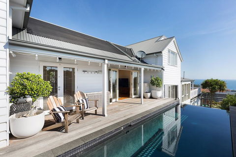Hampton's Retreat Family Friendly, Water Views, Close To Beach With Heated Pool - Redcliffe Tourism 0
