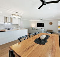 Hamptons  the Point - Redcliffe Tourism