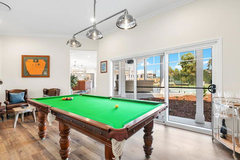 Hamptons On Figtree - Redcliffe Tourism 2