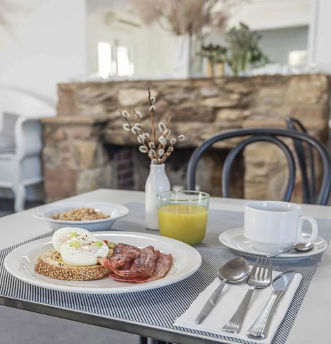 Harriet House Tumut - Redcliffe Tourism 3