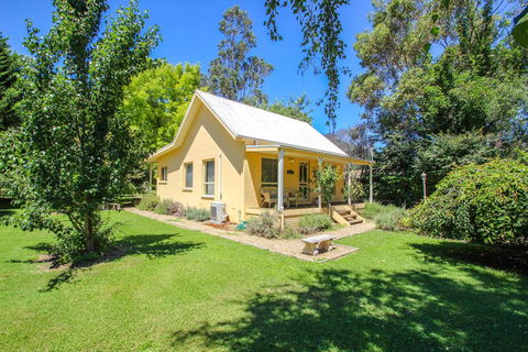 Harrietville Cottage - Redcliffe Tourism 0