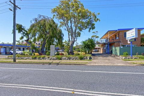 Haven Waters Motel & Apartments - Redcliffe Tourism 1