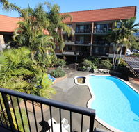 Hawaiian Gardens - Unit 3 - Redcliffe Tourism