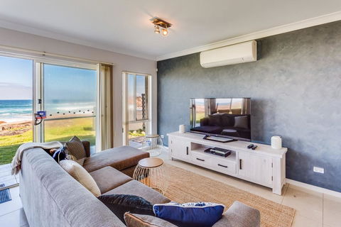 Hear The Waves At Anna Bay! - Redcliffe Tourism 3