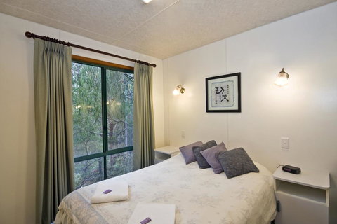 Hidden Valley Cabins - Redcliffe Tourism 2