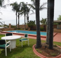 Hilltop Motel - Redcliffe Tourism