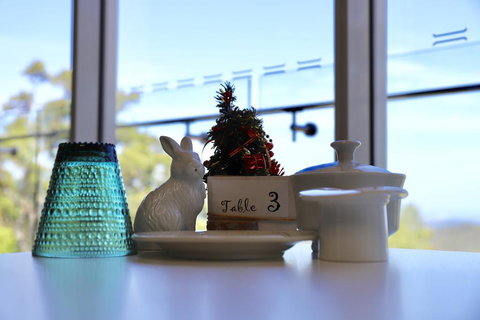 Hilltop On Tamborine - Redcliffe Tourism 2