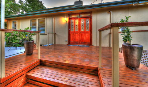 Hillview Oak B&B - Redcliffe Tourism 3