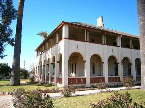 Historic Hydro Motor Inn - Redcliffe Tourism 3