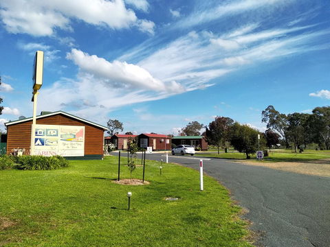 Holbrook Motor Village - Redcliffe Tourism 2
