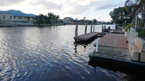 Holiday House - Redcliffe Tourism 3