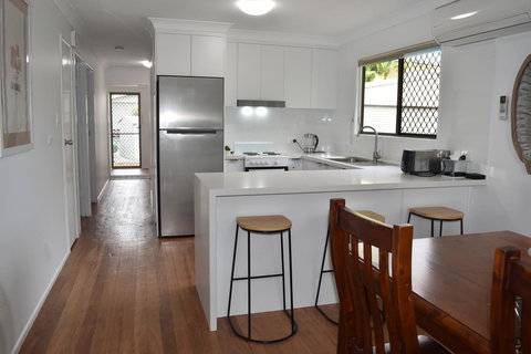 Holiday House - Redcliffe Tourism 2