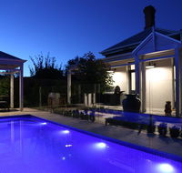 Hollidge House 5 Star Luxury Apartments - Redcliffe Tourism