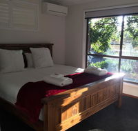 Holly House BnB - Redcliffe Tourism