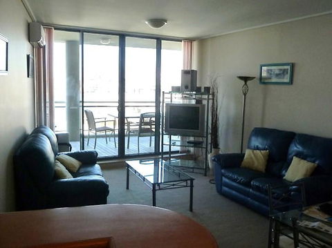 Homebush Bay Self-Contained Modern Two-Bedroom Apartments (BEN) - Redcliffe Tourism 2