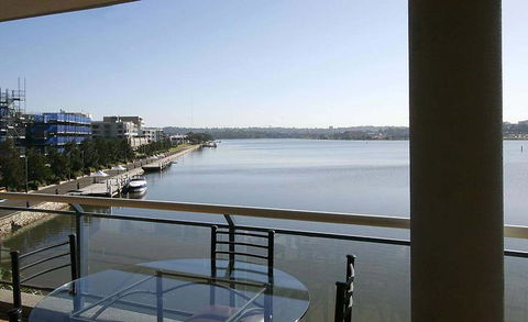 Homebush Bay Self-Contained Modern Two-Bedroom Apartments (BEN) - Redcliffe Tourism 1