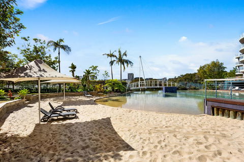 Homebush Bay Self-Contained Modern Two-Bedroom Apartments (BEN) - Redcliffe Tourism 0