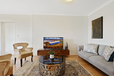 HomeHotel-Ultra Convenient Luxury Apartment Close To Train, Shops, CBD - Redcliffe Tourism 0