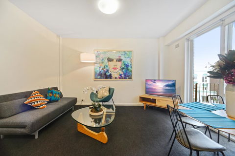 HomeHotel-Urban Retreat In Secure Boutique Block - Redcliffe Tourism 0