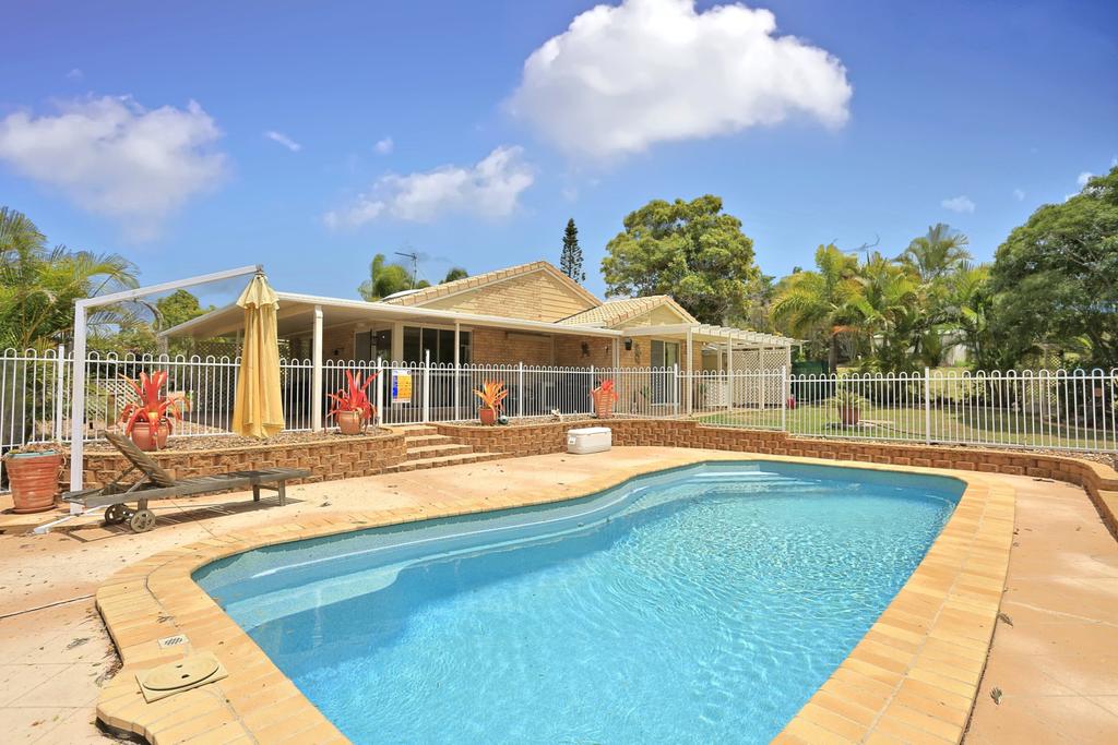  Redcliffe Tourism