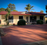 Hooterville - Redcliffe Tourism
