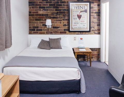 Hornsby Inn - Redcliffe Tourism 0