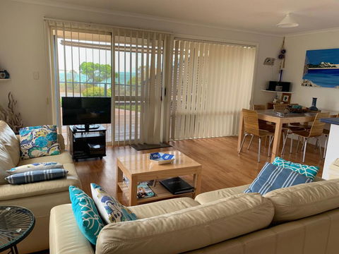 Island View 2 - Redcliffe Tourism 2