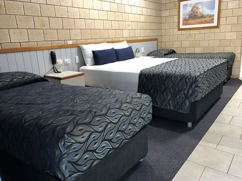Jacaranda Country Motel - Redcliffe Tourism 1