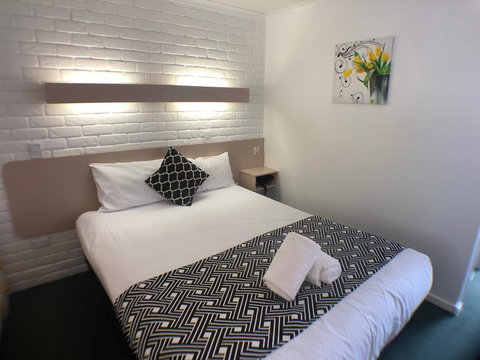 Jacaranda Place Motor Inn - Redcliffe Tourism 2