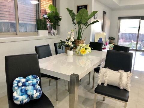 Jewel In The West-Newly Built And Spacious - Redcliffe Tourism 1