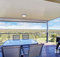 Jinalong 17 Pacific Street Family home great views. - Redcliffe Tourism