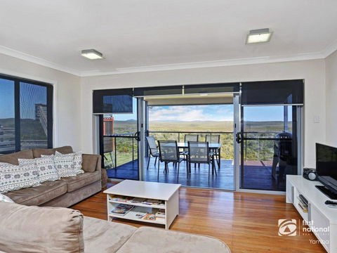 Jinalong 17 Pacific Street Family Home Great Views. - Redcliffe Tourism 2