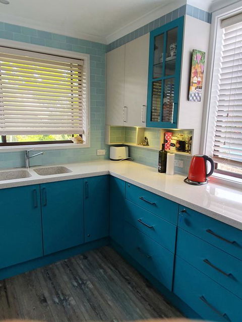 JUST-4-YOU! Amazing Sea Views, WIFI, Fullly Air-conditioned, King Bed - Redcliffe Tourism 2