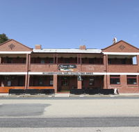 Kaneira Hotel - Redcliffe Tourism