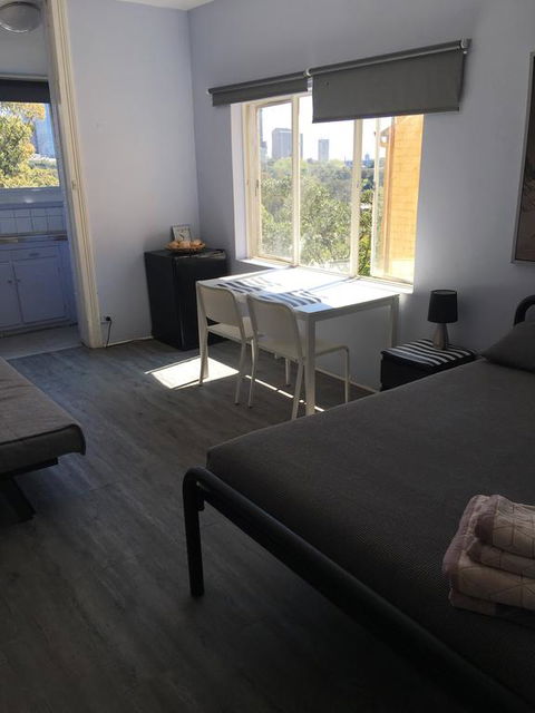 Kanga House Backpackers - Redcliffe Tourism 1