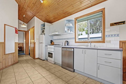 Kendalls Beach Holiday Park - Redcliffe Tourism 2