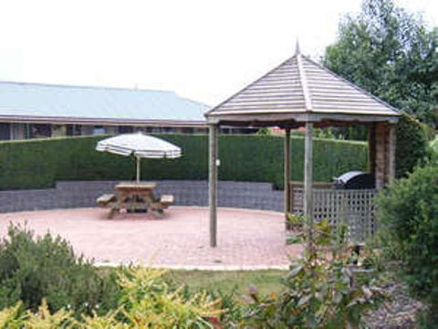 Kentish Hills Retreat - Redcliffe Tourism 1